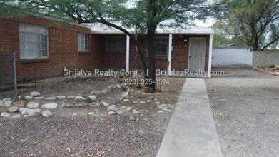 Building Photo - 4641 E 18th St