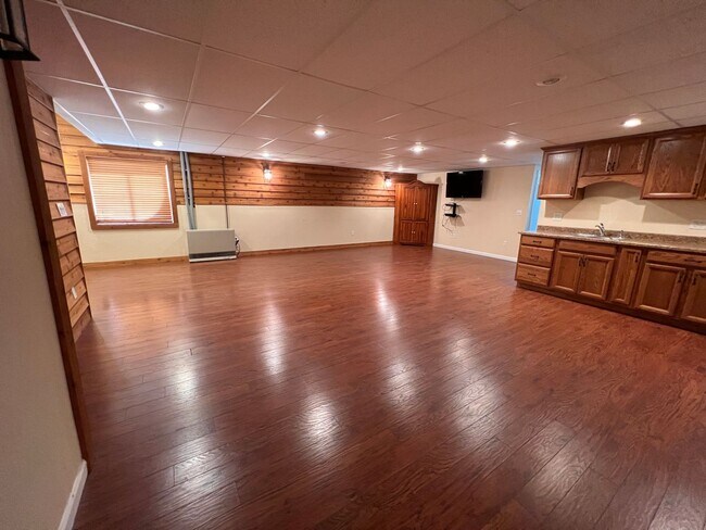 Foto del edificio - Bright 2 Bed / 2 Bath Basement Apartment with Garage Access – Driggs, ID