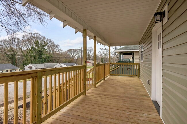 Foto del edificio - 304 E Hampton Ave