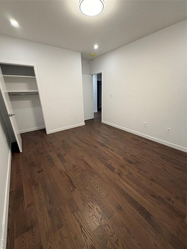 Foto del edificio - 609 Ovington Ave