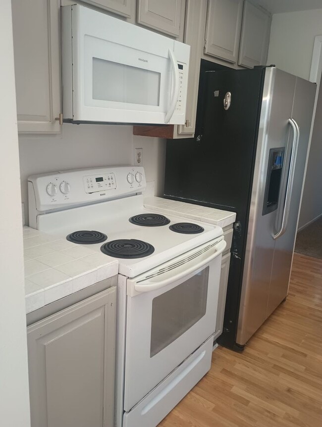 Building Photo - Charming 2BD/2BA Condo w/ Ocean Views - Solana Beach