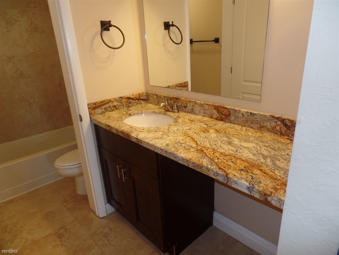 Foto principal - 2 br, 2 bath Condo - Lakeview Club 2811 204