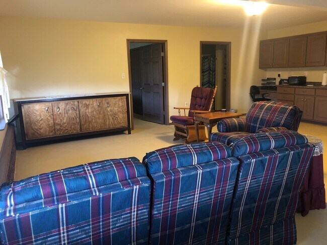 Building Photo - *FULLY FURNISHED* 1 Bedroom, 1 Bathroom Ap...