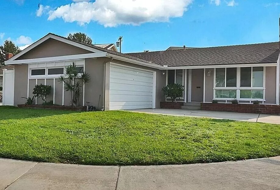 Main Home - 1051 W Cassidy St