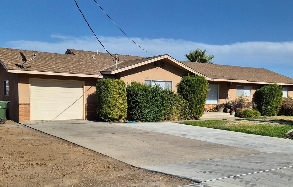Foto principal - 1428 N Crawford Ave