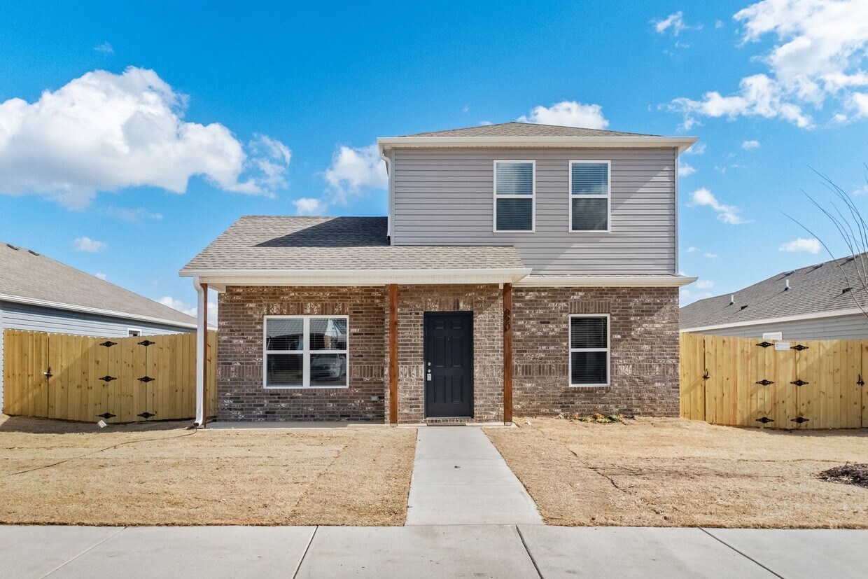 Primary Photo - Spacious Home!
