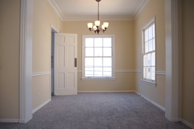 Dining area - 539 S Berendo St