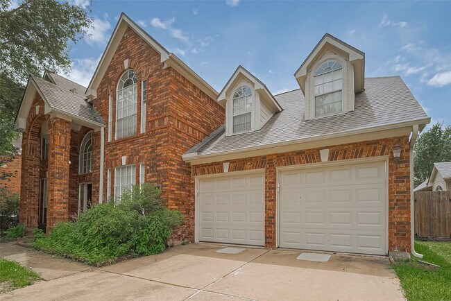 Building Photo - 1327 W Forest Dr