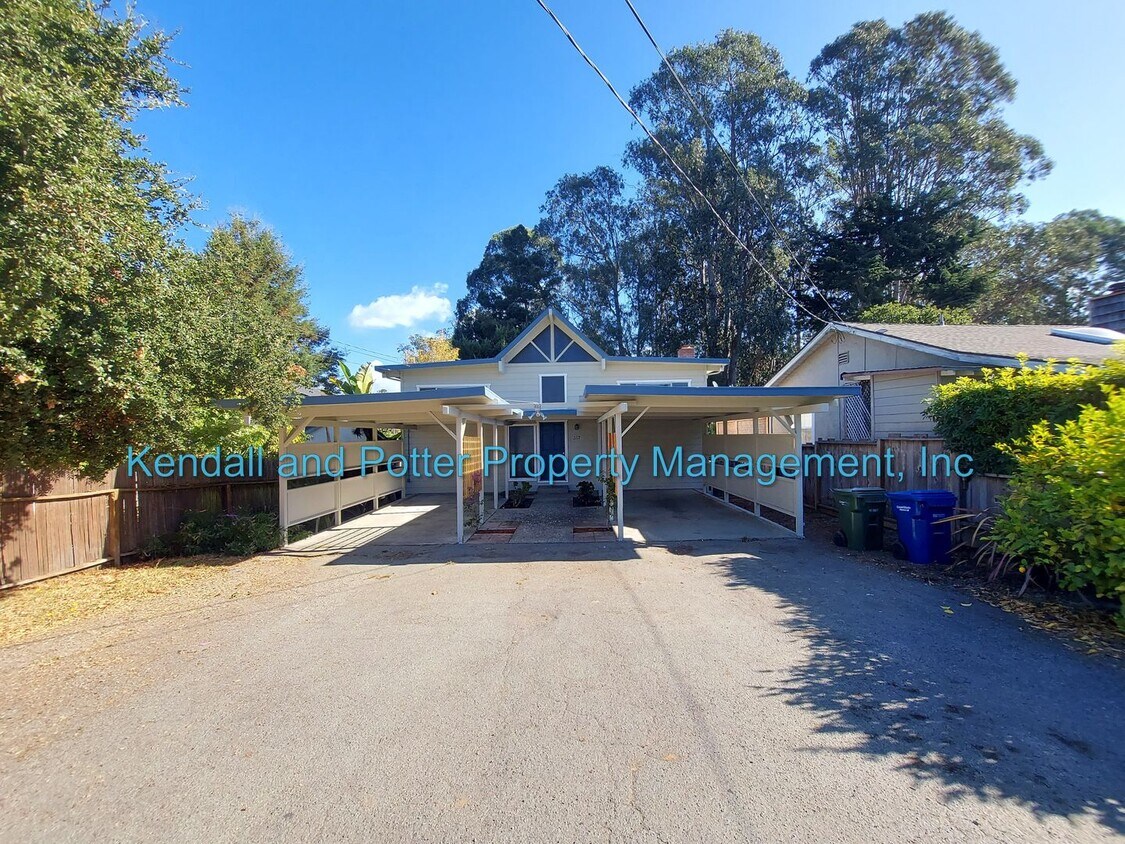Primary Photo - Spacious 4 Bedroom House In Beautiful Aptos!
