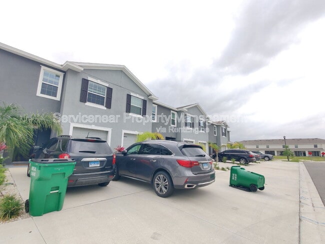 Building Photo - 32988 Major Oak Dr