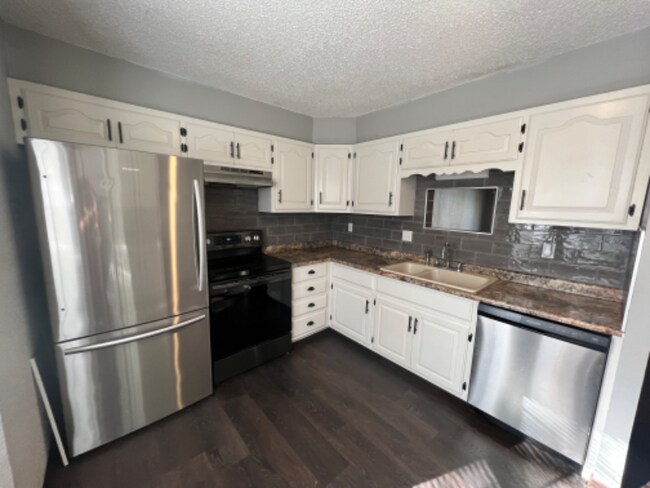 Foto del edificio - 11522 E 75th St