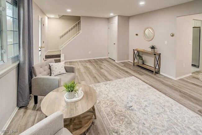 Foto del edificio - 38109 Poplar Dr