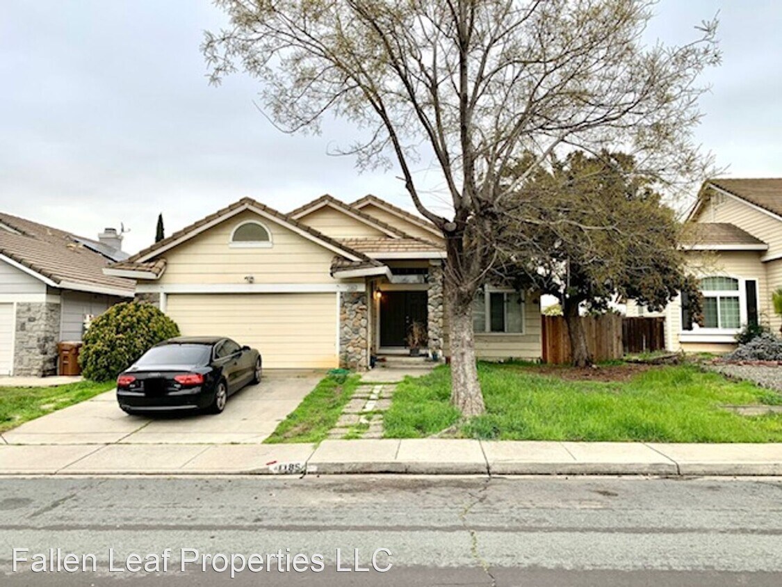 Primary Photo - 3 br, 2 bath House - 1185 Red Leaf Way