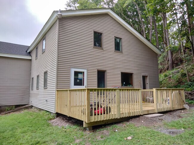 Building Photo - 1 Weidman St