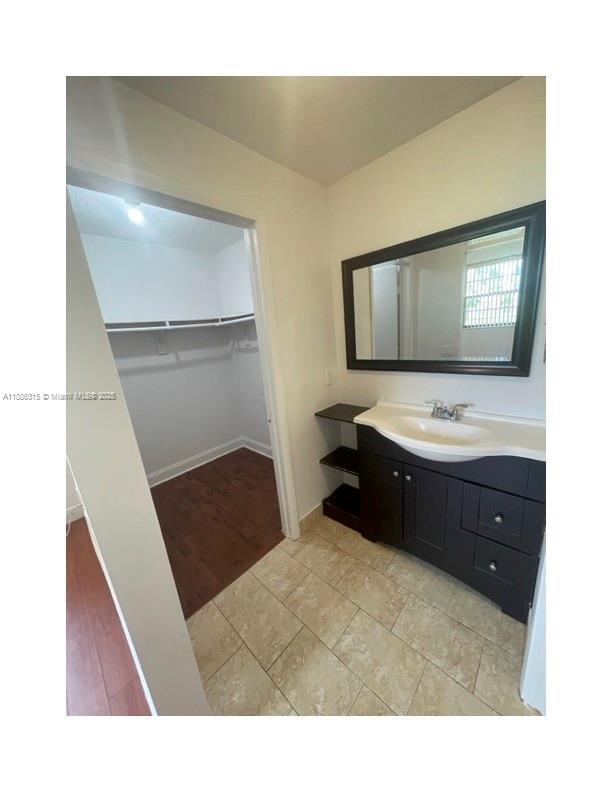 Building Photo - 10845 SW 112th Ave