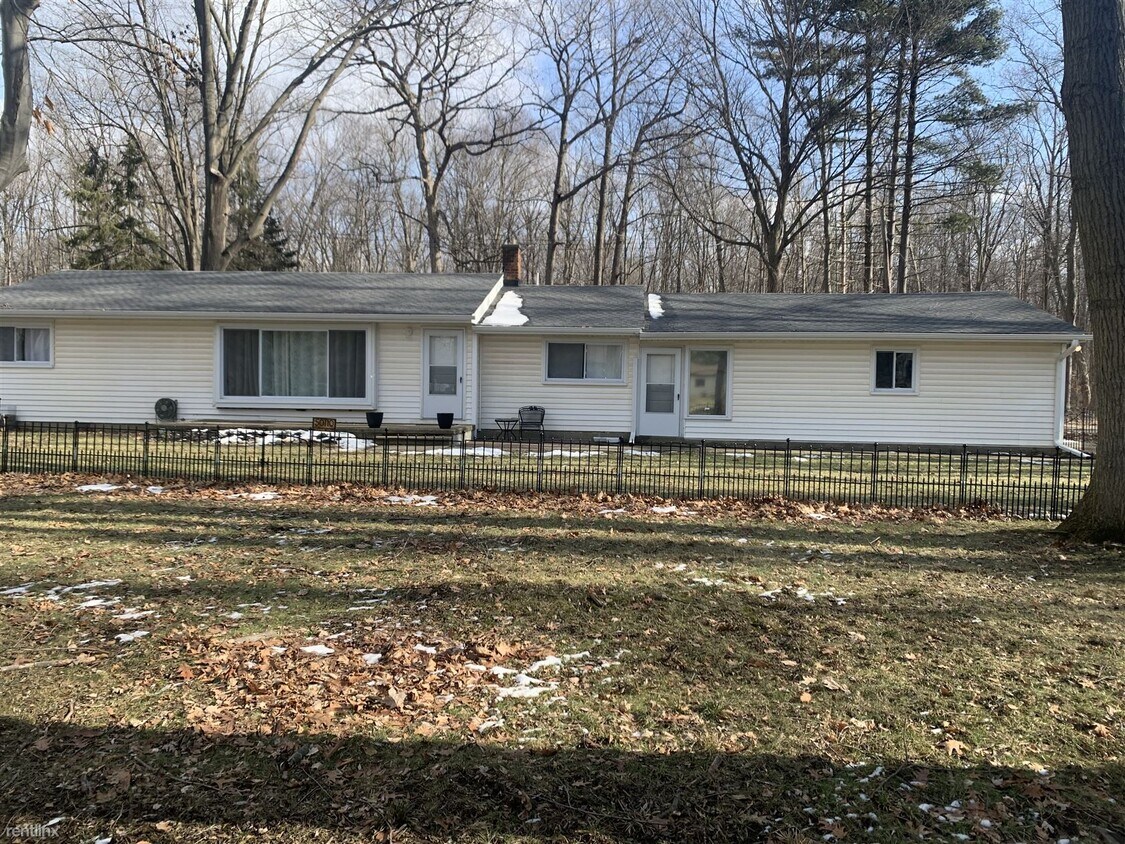 Primary Photo - 3 br, 1 bath House - 50110 Cedargrove Rd