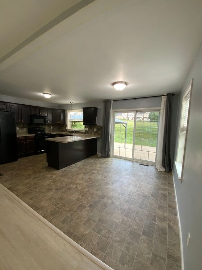 Building Photo - 282 Steepbank Road