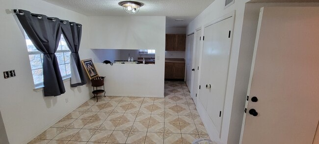 Building Photo - 10118 Montreal Cir