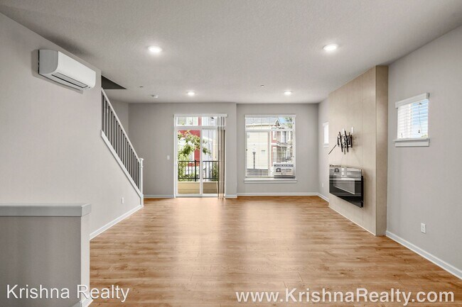 Foto del edificio - 3 br, 2.5 bath House - 480 NE Tork Pl,