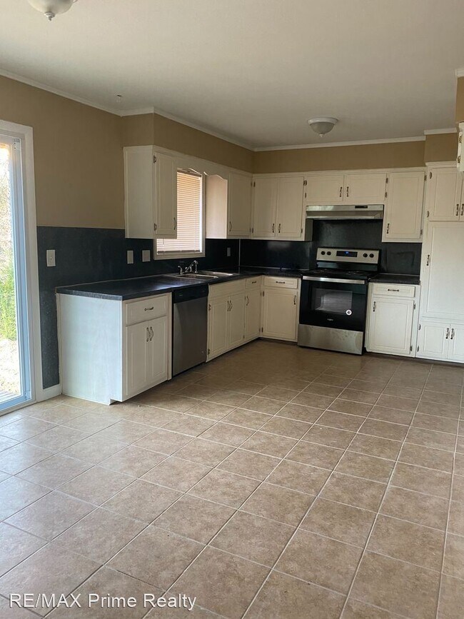 Foto del edificio - 3 br, 2 bath House - 5421 Spencer Lane