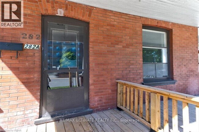 Photo du bâtiment - 282 Brant Ave