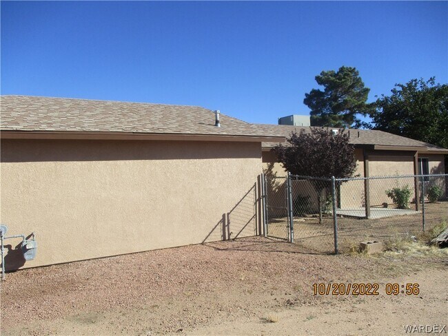 Building Photo - 3556 N Willow Rd