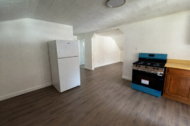 Foto del edificio - 7547-7549 E Lake St