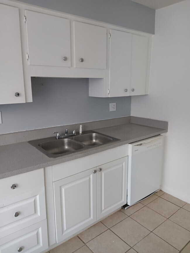 Foto del edificio - 3215 Baird Ave
