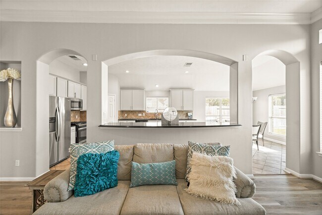 Building Photo - 1330 Leigh Gdns Dr