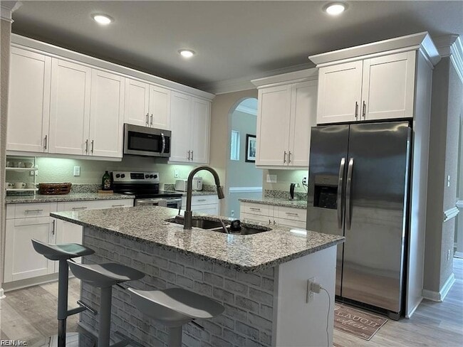Building Photo - 432 E Gilpin Ave