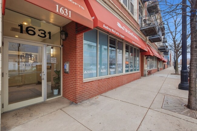 Building Photo - 1631 S Michigan Ave