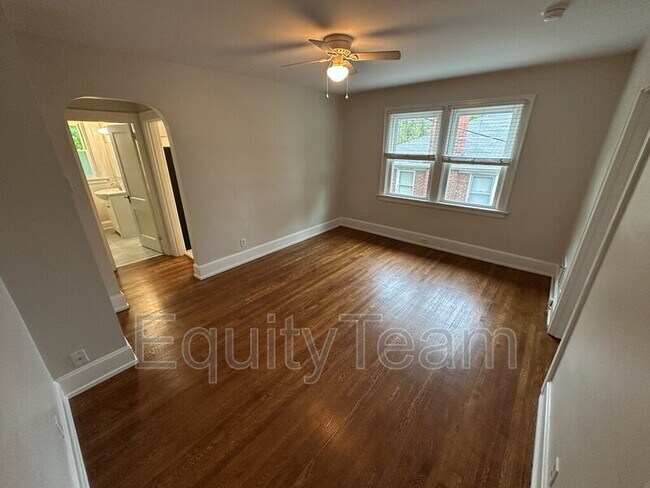 Foto del edificio - 4214 Beech St