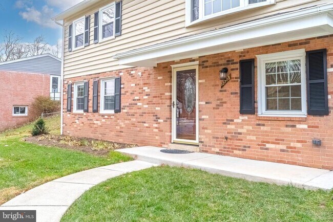 Foto del edificio - 13715 Smallwood Ct