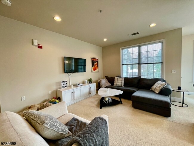 Building Photo - 8106 Sanctuary Boulevard
