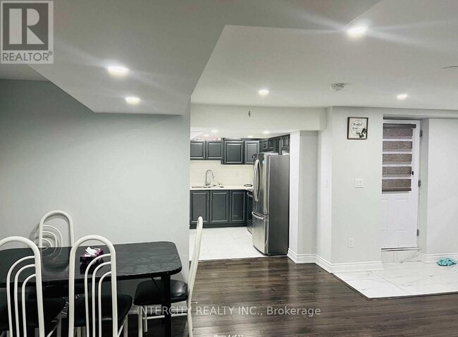 Building Photo - 5 Jellystone St