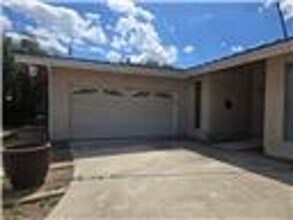 Building Photo - 1214 Mulberry Ln
