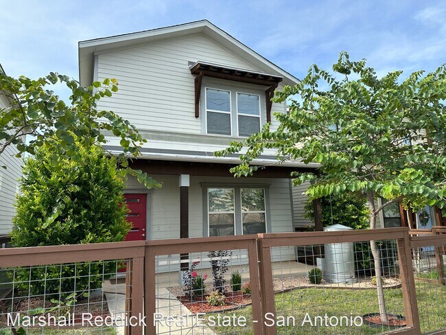 Building Photo - 3 br, 2 bath House - 607 Burleson Street