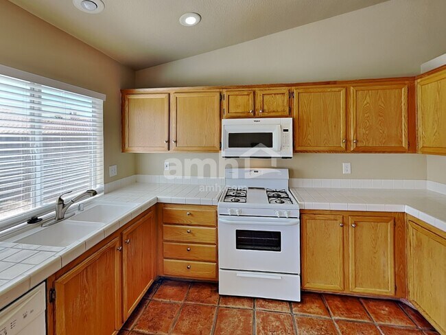 Foto del edificio - 117 Windy Creek Ave