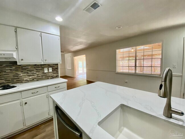 Foto del edificio - 3821 Collingswood Rd