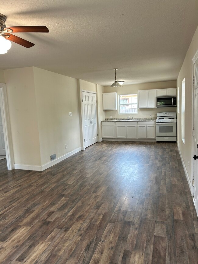 Foto del edificio - 106 Southway Dr