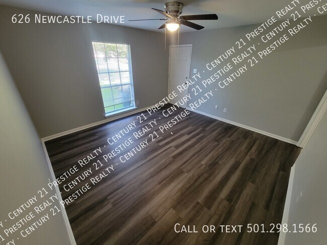 Foto del edificio - 626 Newcastle Dr