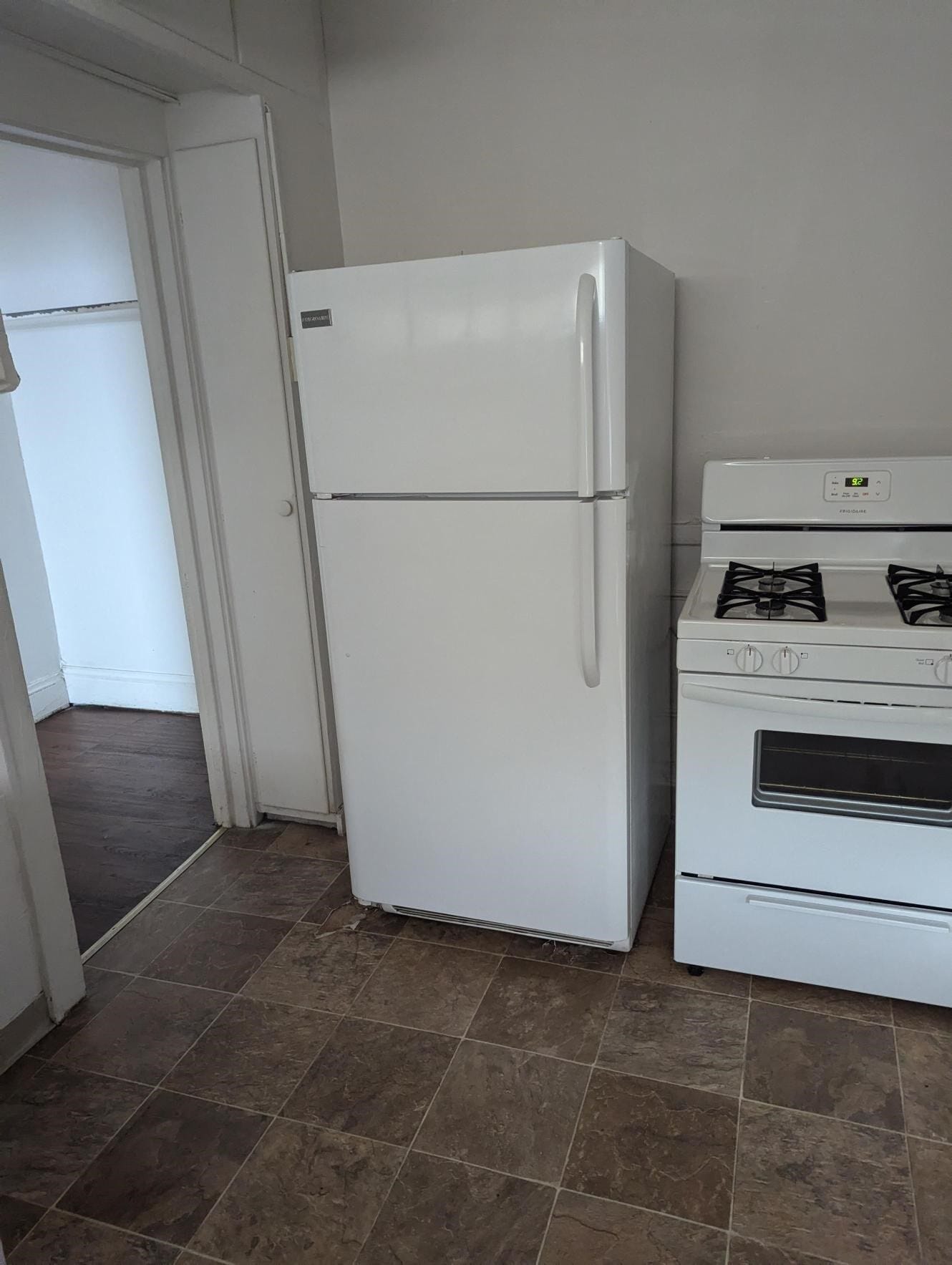 Lakewood Premier Apartments – photo 4