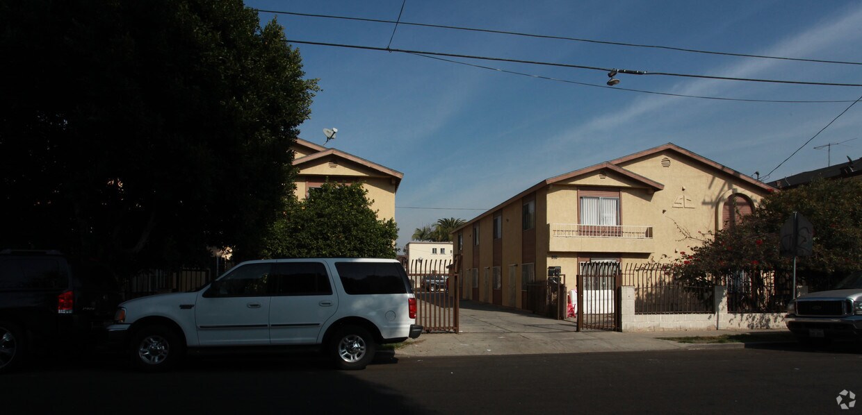 Building Photo - 121-125 E 29th St