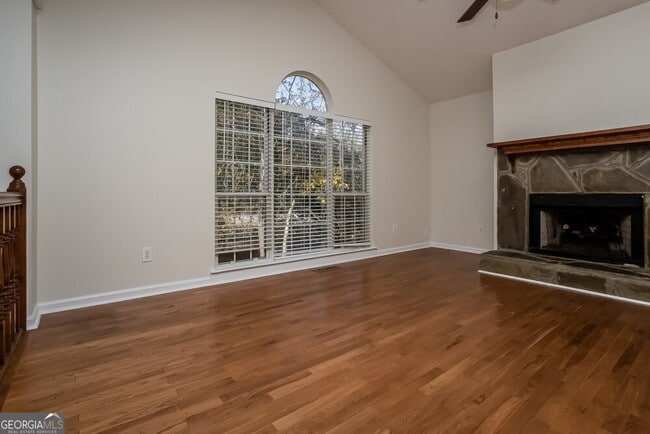 Building Photo - 3905 Saddlecreek Dr