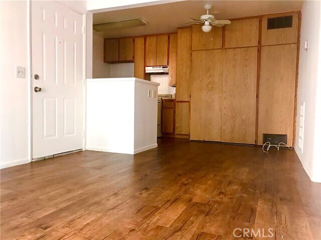 Foto del edificio - 8463 De Soto Ave
