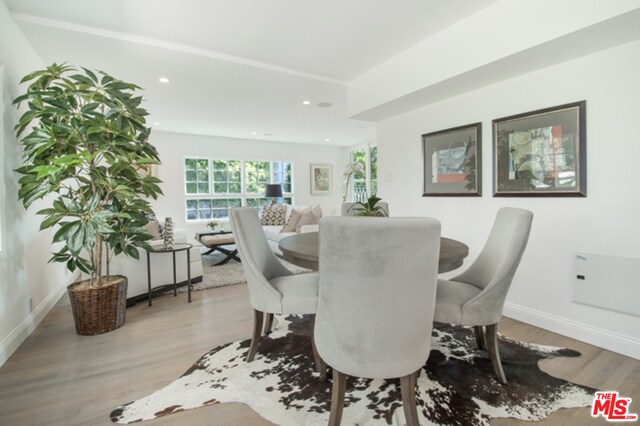 Foto del edificio - 1111 Alta Loma Rd