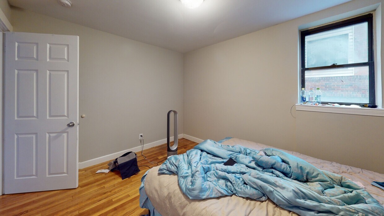 Primary Photo - 10 Winship St