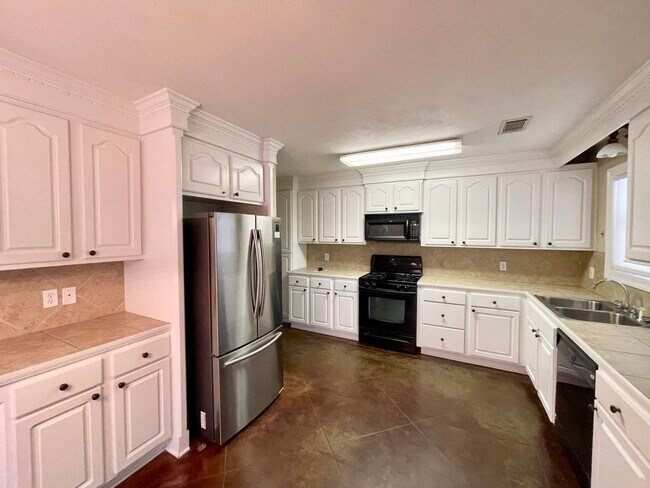 Building Photo - 3 Bedroom for Rent in Brandon 39047