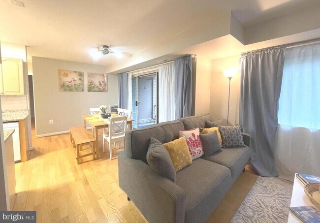 Foto del edificio - 12301 Braxfield Ct