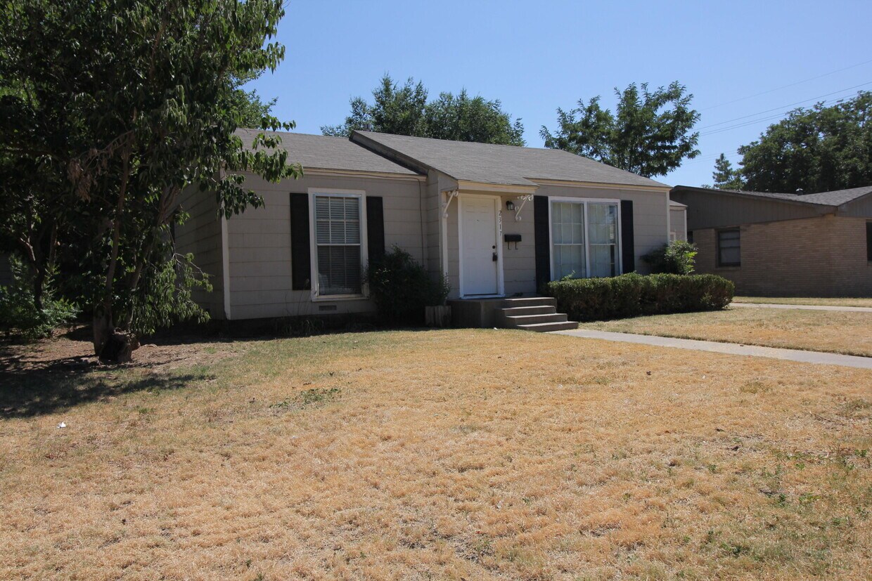 Foto principal - 2317 32nd St